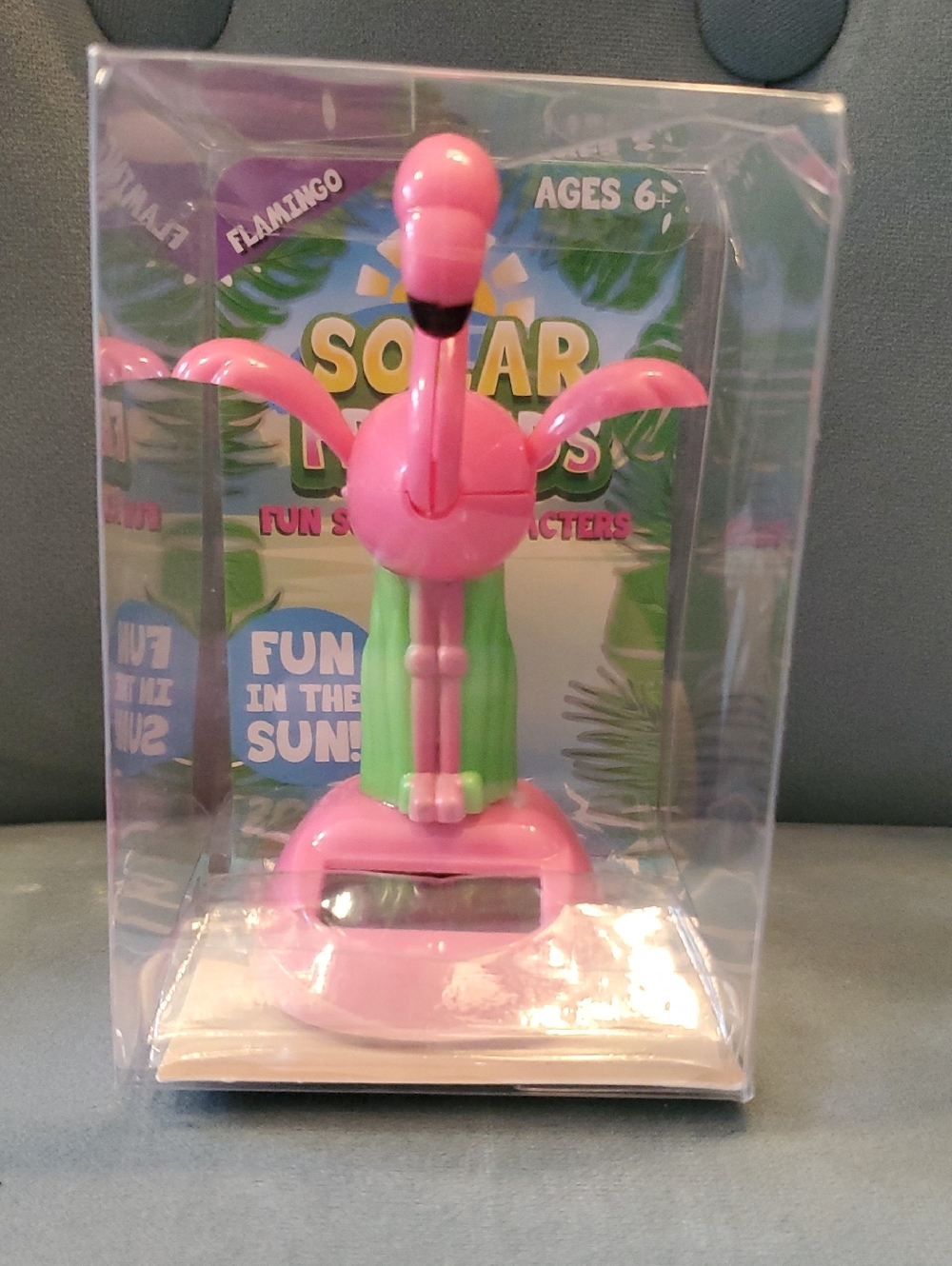 ⭐️3 For $20⭐️FRIENDS Pink and Green Solar Flamingo Figurine